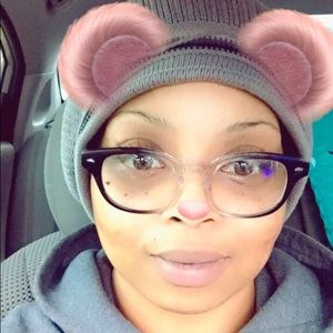 Meet your Posher, Elicia